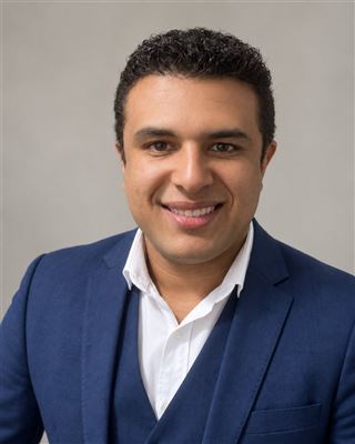 Dr. Douglas Santos